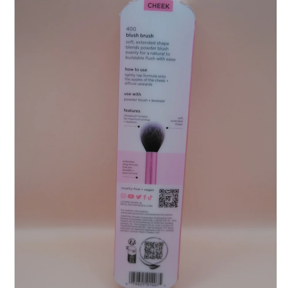 Real Techniques 400 Pink Tapered Plush Blush Powder Makeup Brush NIB